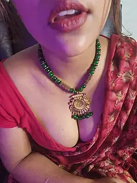 callmeshreya ওয়েবক্যাম শো