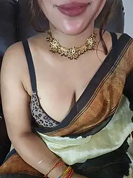 callmeshreyaのウェブカメラショー
