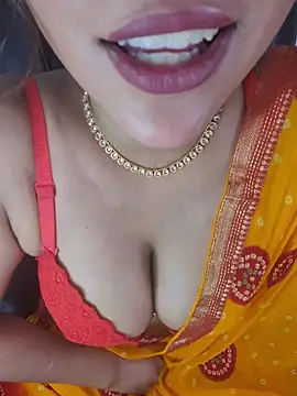 callmeshreya's Live XXX Chat