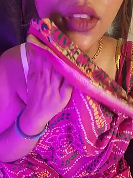 callmeshreya's Webcam Show