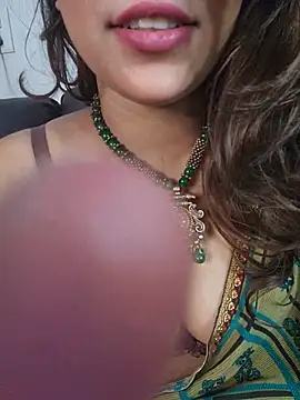 callmeshreya Pertunjukan Webcam