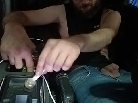 Spunwhiteboy1992: διαδικτυακό σόου στην κάμερα