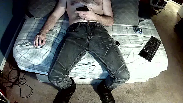 Spunwhiteboy1992: διαδικτυακό σόου στην κάμερα