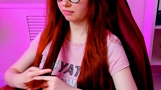 CarolGiggly's Webcam Show