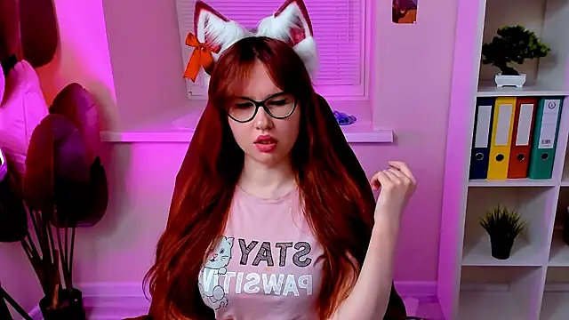 CarolGiggly's Webcam Show