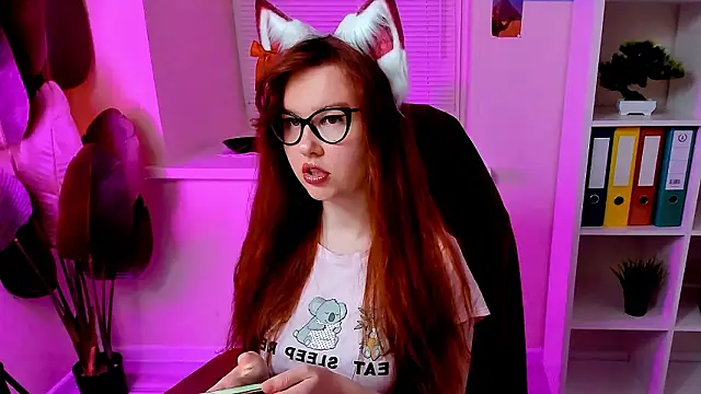 CarolGiggly's Webcam Show