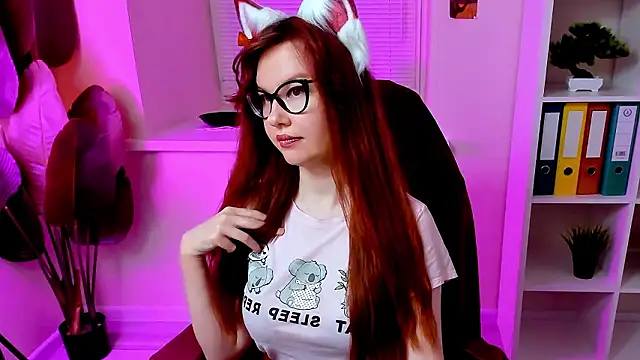 CarolGiggly's Webcam Show