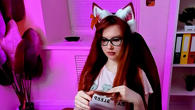 CarolGiggly's Webcam Show