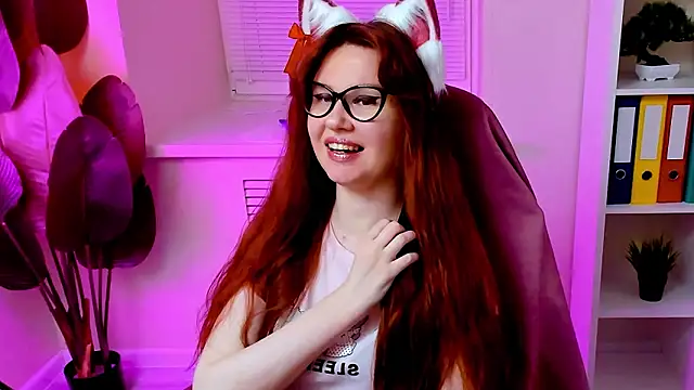 CarolGiggly webcam show