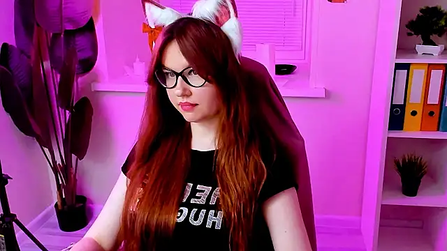 CarolGiggly webcam show