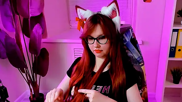 CarolGiggly webcam show