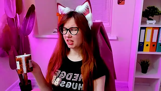 CarolGiggly webcam show