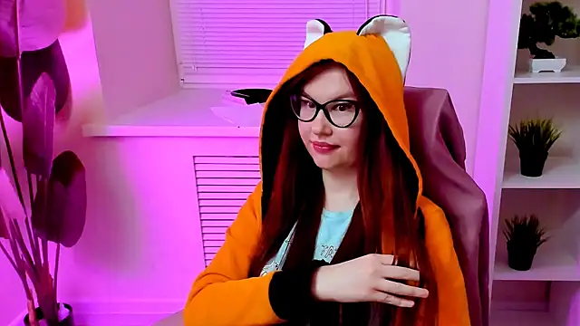 CarolGiggly webcam show