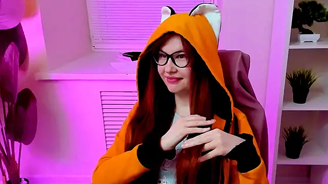 CarolGiggly webcam show