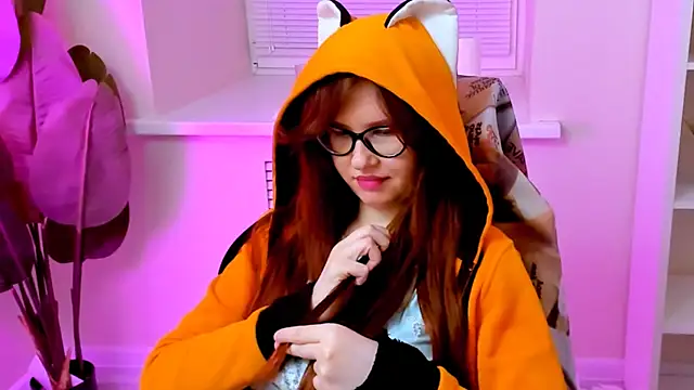 CarolGigglyn Webbikameraesitys
