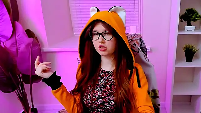 CarolGiggly's Webcam Show