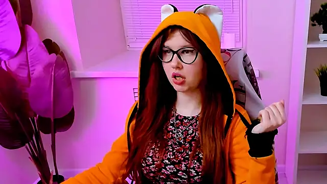CarolGiggly's Webcam Show