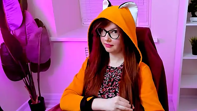 CarolGiggly webcam show