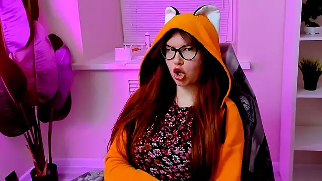 CarolGiggly's Webcam Show