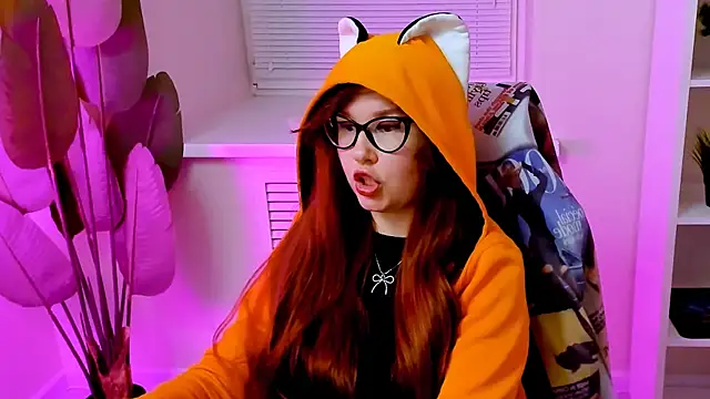CarolGiggly's Webcam Show