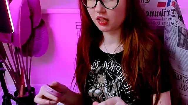 CarolGiggly's Live XXX Chat