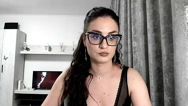 XXX chat uživo modela AleeAlice