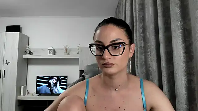 Show modela AleeAlice na web-kameri