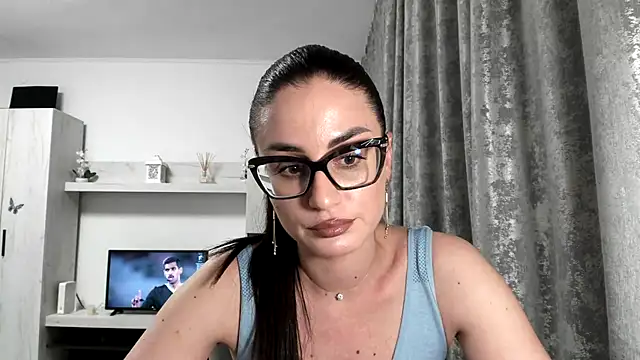 AleeAlice Webcam show