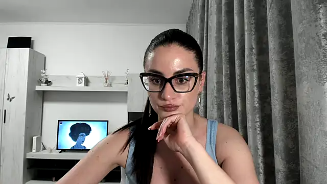 AleeAlice Webcam show