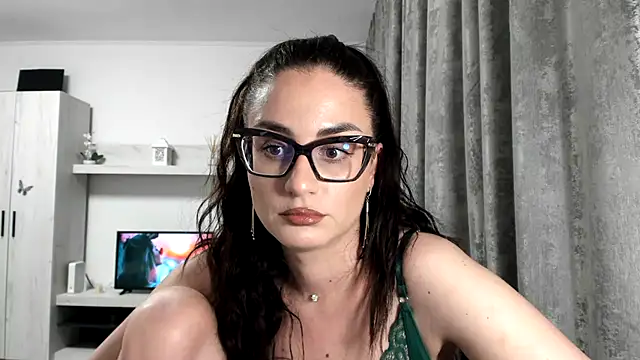 AleeAlice Webcam show