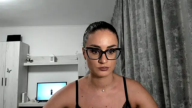 AleeAlice Webcam show