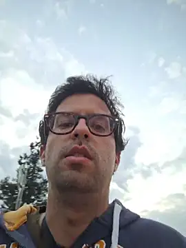 RikCum4u 网络视讯表演