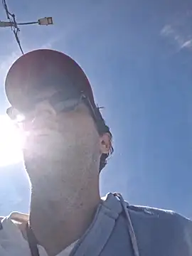 Show de RikCum4u na webcam