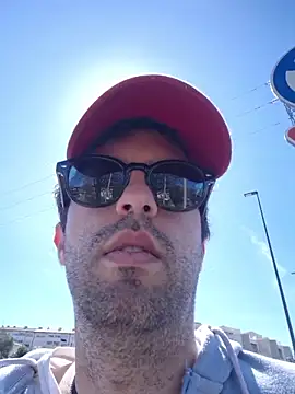 RikCum4u: διαδικτυακό σόου στην κάμερα