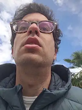 Show de RikCum4u na webcam