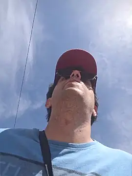 RikCum4u Show in webcam