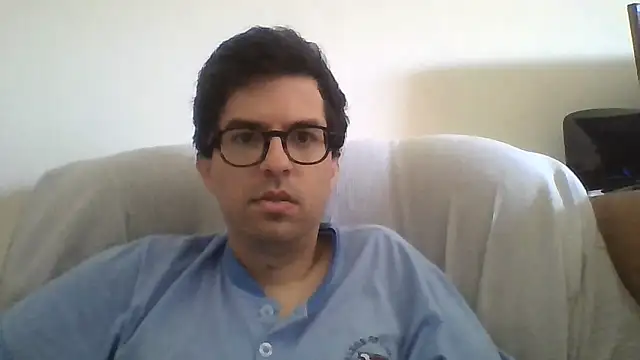 Show de RikCum4u na webcam