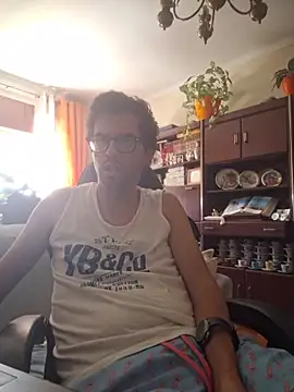 Show de RikCum4u na webcam