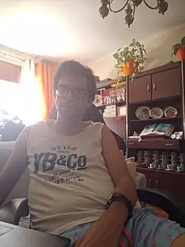 Show de RikCum4u na webcam