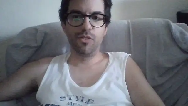 Show de RikCum4u na webcam