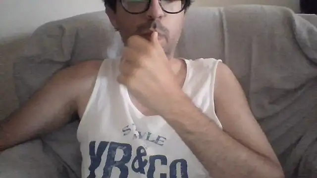 Show de RikCum4u na webcam