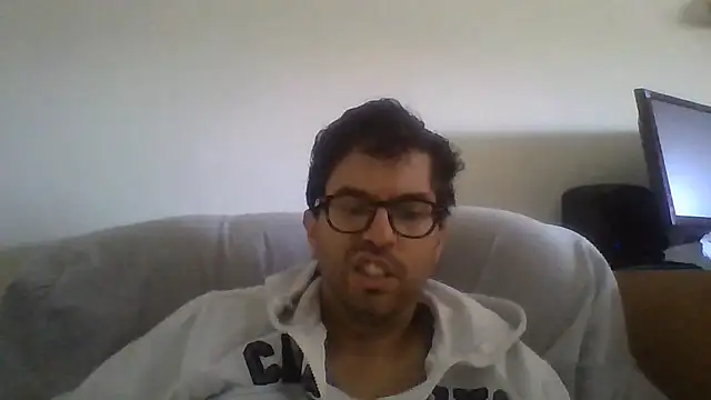 Show de RikCum4u na webcam