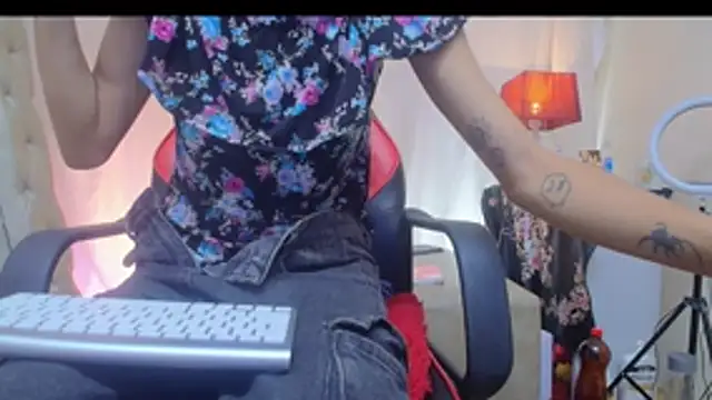 Aurora_ath Chat XXX in diretta