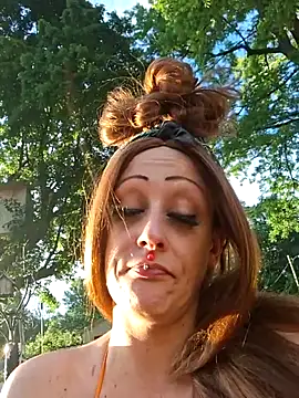 DaddyAndSplashQueen Show in webcam