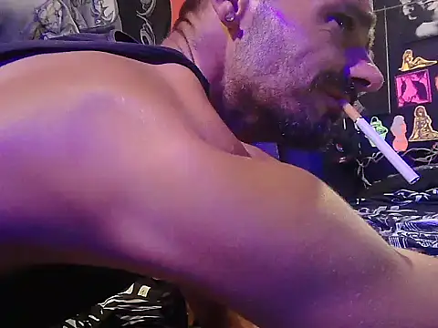 DaddyAndSplashQueen élő XXX-chatje