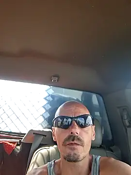 DaddyAndSplashQueen Show in webcam