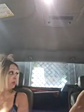 הופעת וובקאם של DaddyAndSplashQueen