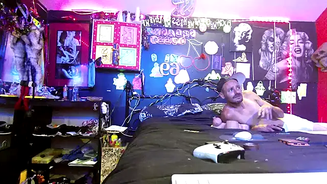 הופעת וובקאם של DaddyAndSplashQueen