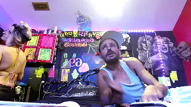 DaddyAndSplashQueen Show in webcam