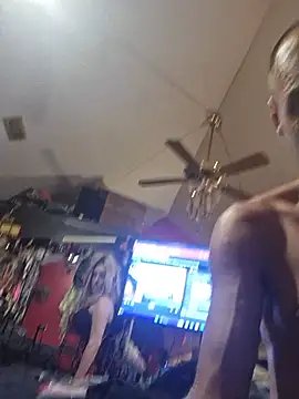 DaddyAndSplashQueen's Live XXX Chat